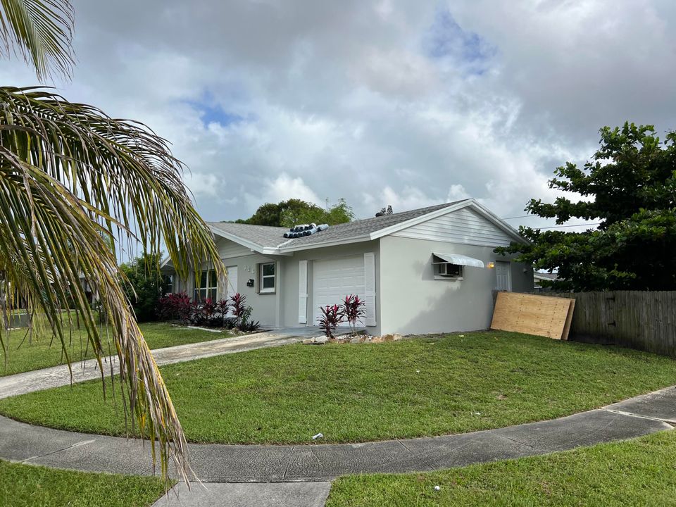 For Sale: $499,000 (3 beds, 2 baths, 1100 Square Feet)