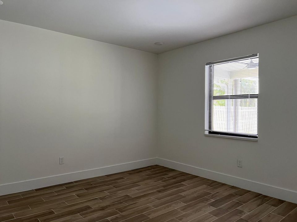 Active With Contract: $2,700 (3 beds, 2 baths, 1589 Square Feet)