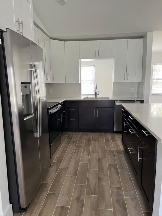 Active With Contract: $2,700 (3 beds, 2 baths, 1589 Square Feet)