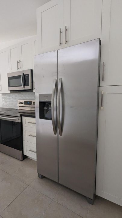 For Rent: $2,350 (2 beds, 2 baths, 1000 Square Feet)