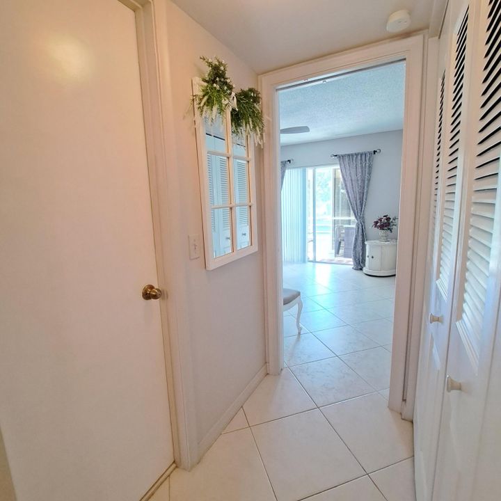 For Sale: $126,000 (1 beds, 1 baths, 684 Square Feet)