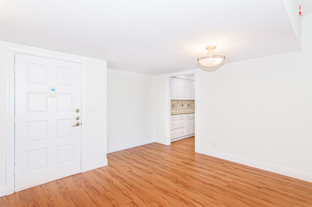 For Sale: $359,000 (2 beds, 2 baths, 1204 Square Feet)