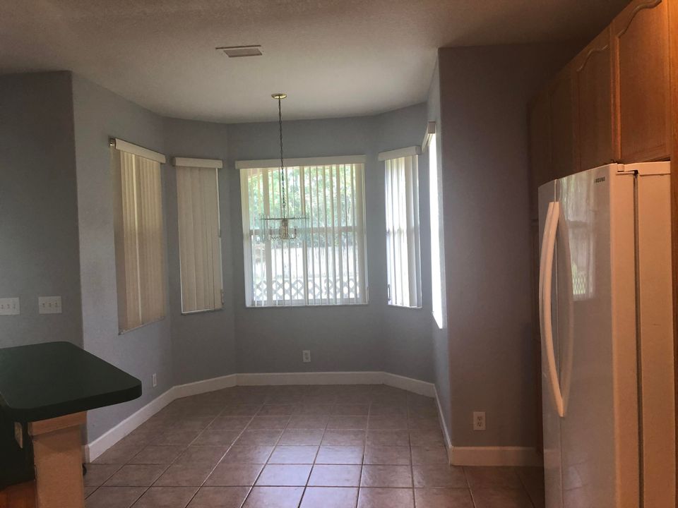 For Rent: $5,000 (5 beds, 3 baths, 3400 Square Feet)