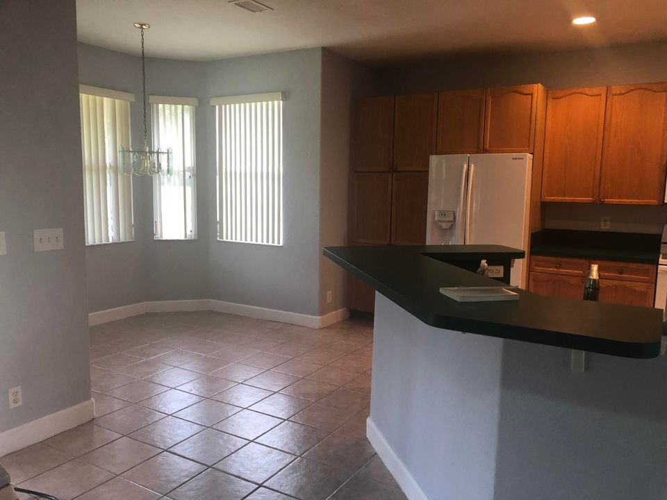 For Rent: $5,000 (5 beds, 3 baths, 3400 Square Feet)