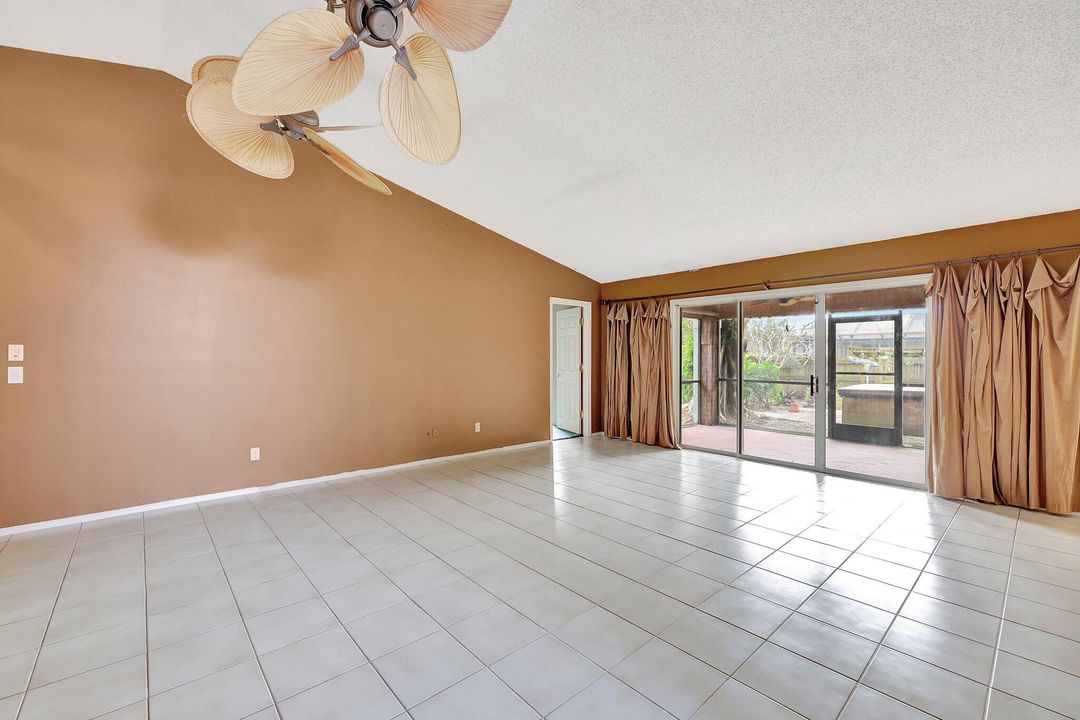 For Sale: $380,000 (3 beds, 2 baths, 1749 Square Feet)