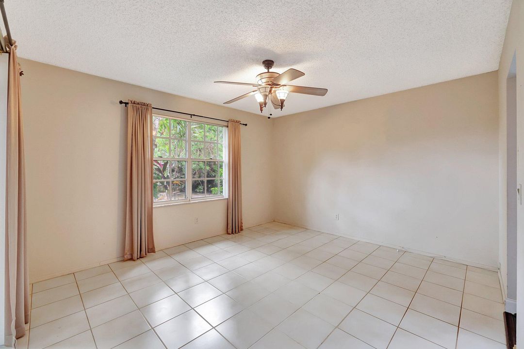 For Sale: $380,000 (3 beds, 2 baths, 1749 Square Feet)