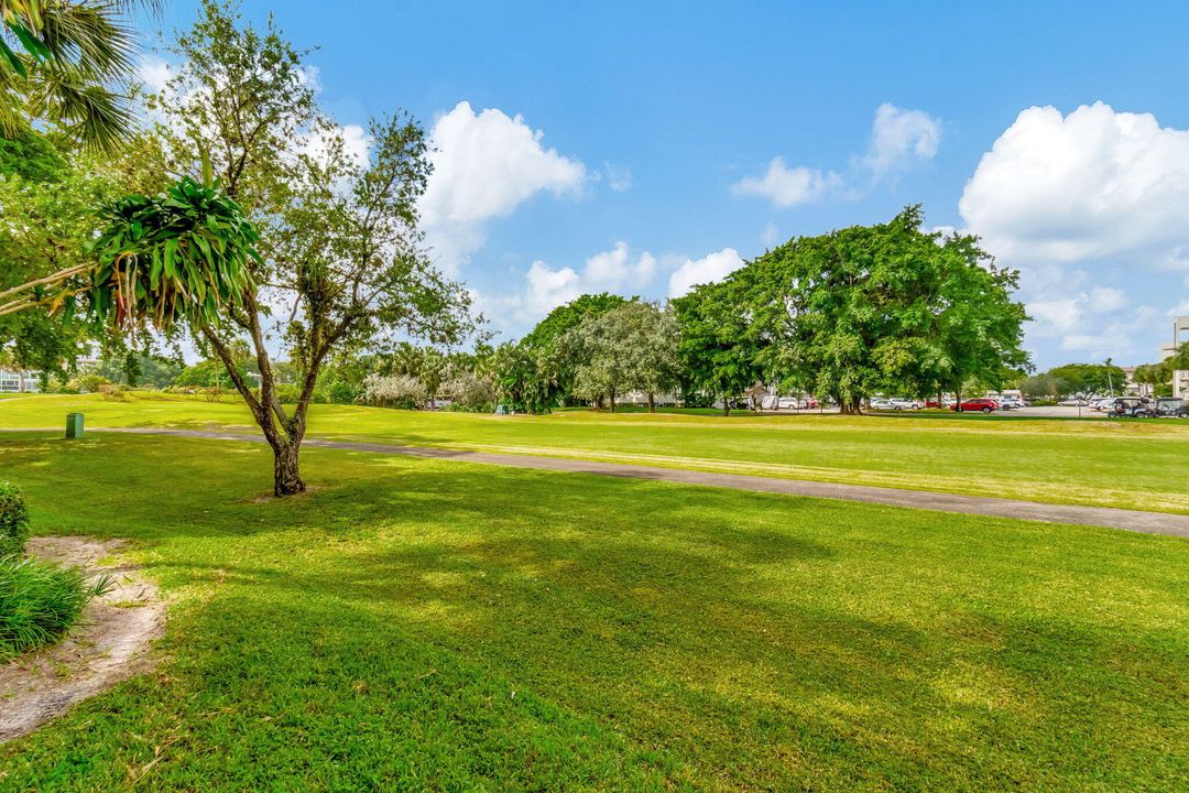 For Sale: $220,000 (2 beds, 2 baths, 1568 Square Feet)