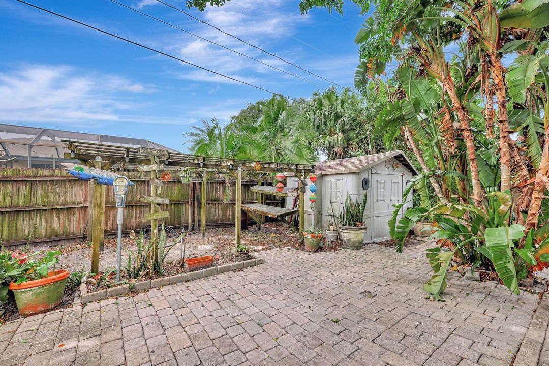 For Sale: $380,000 (3 beds, 2 baths, 1749 Square Feet)