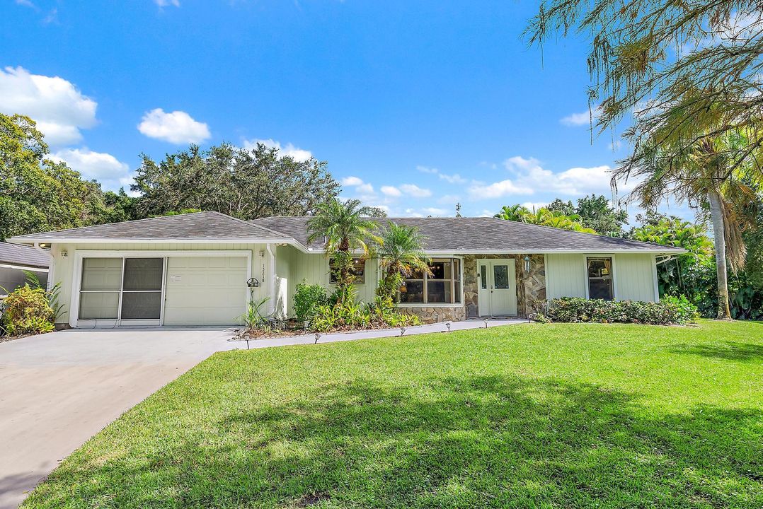 For Sale: $695,000 (3 beds, 2 baths, 1822 Square Feet)