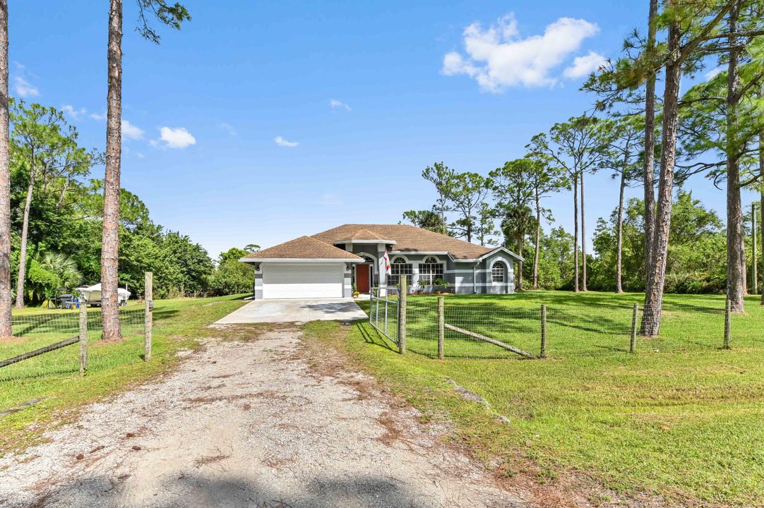 For Sale: $579,900 (3 beds, 2 baths, 1489 Square Feet)