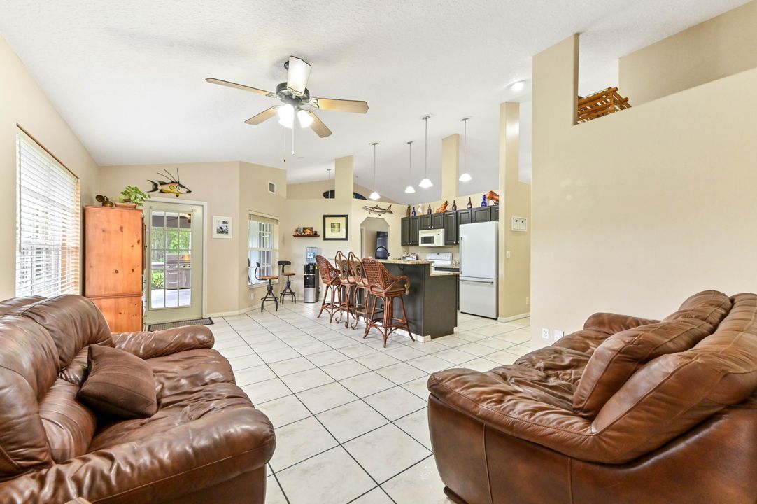 For Sale: $579,900 (3 beds, 2 baths, 1489 Square Feet)