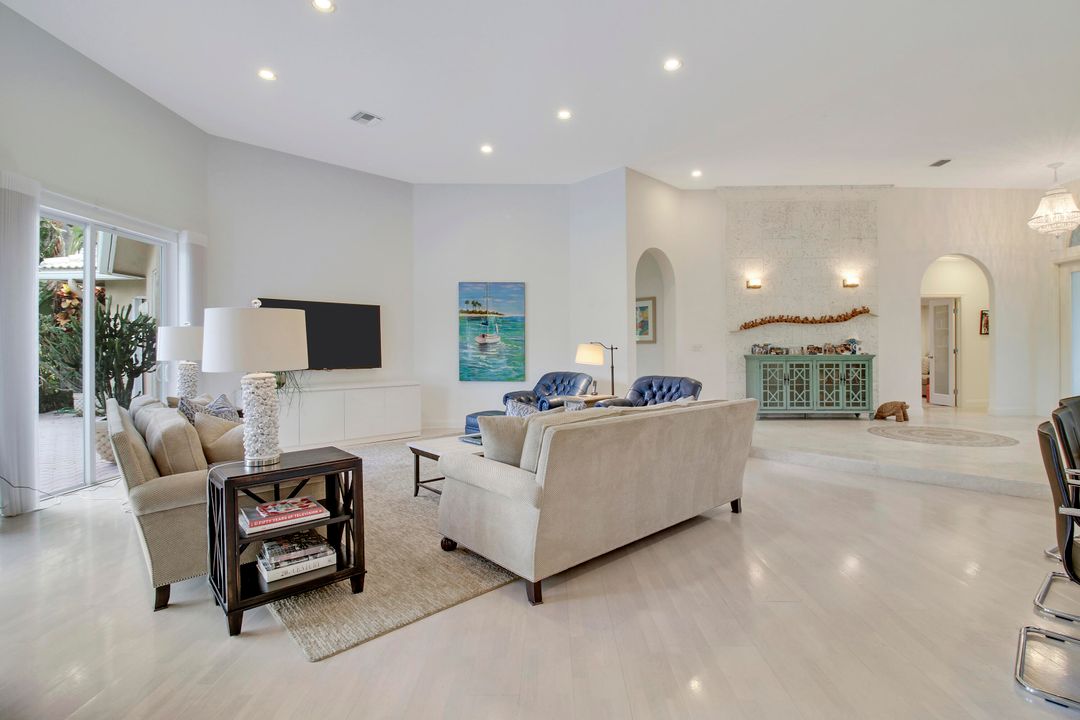 For Sale: $1,025,000 (3 beds, 3 baths, 2824 Square Feet)