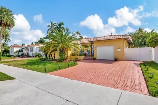 For Sale: $1,475,000 (3 beds, 2 baths, 1846 Square Feet)