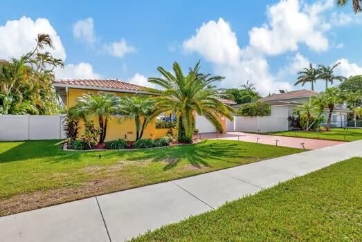 For Sale: $1,475,000 (3 beds, 2 baths, 1846 Square Feet)