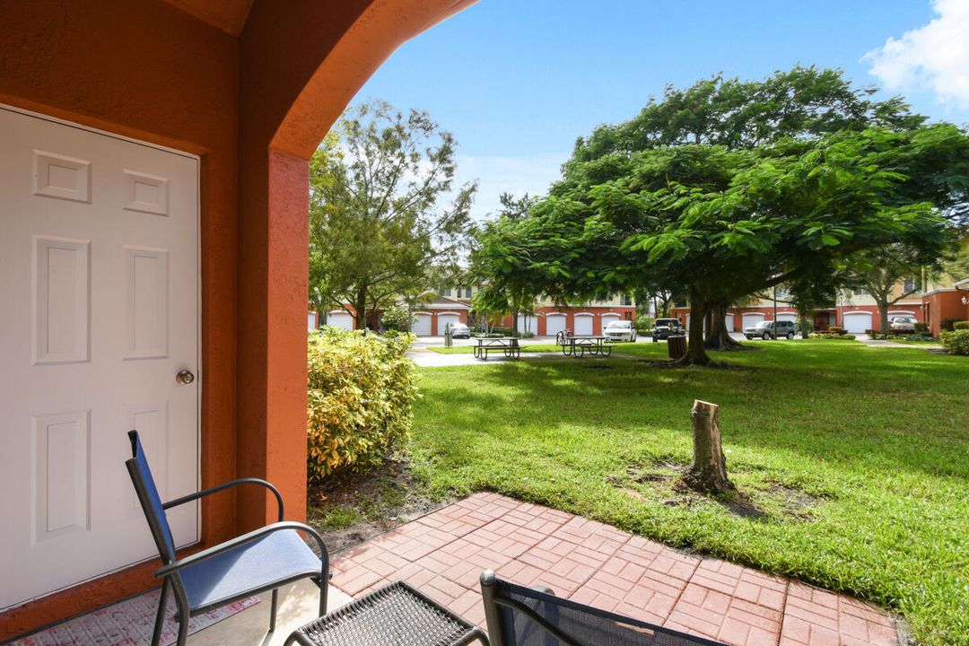 En Venta: $304,900 (3 camas, 2 baños, 1174 Pies cuadrados)