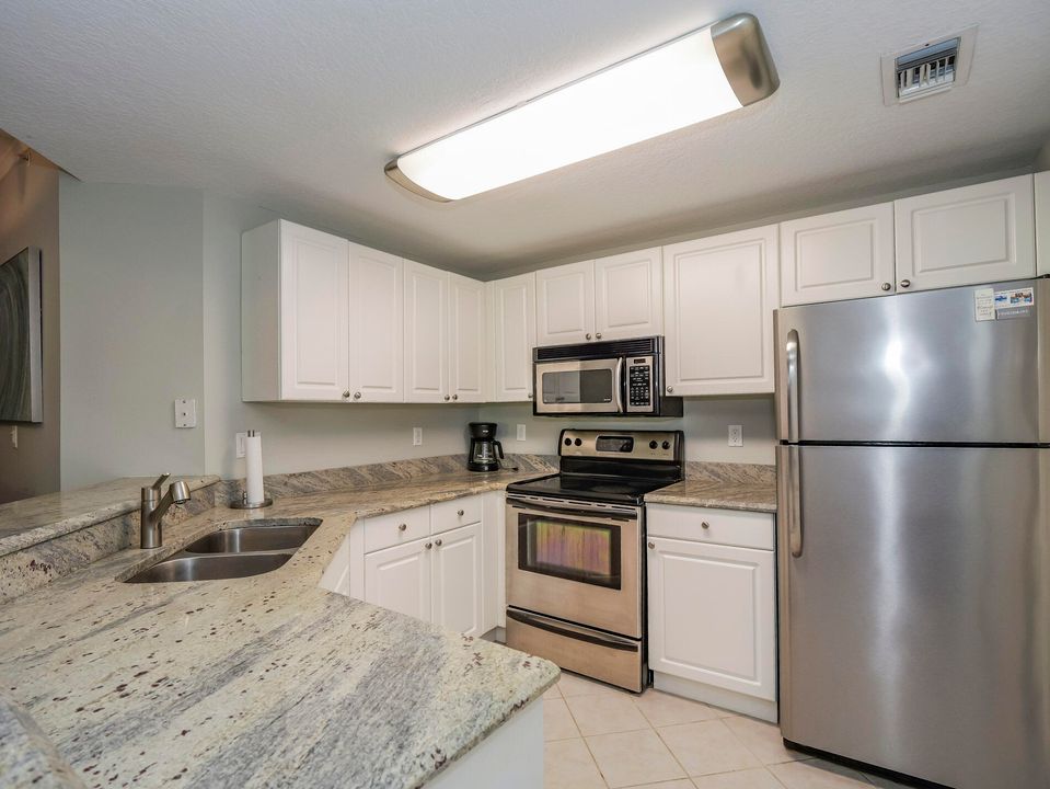 For Sale: $329,000 (3 beds, 2 baths, 1190 Square Feet)