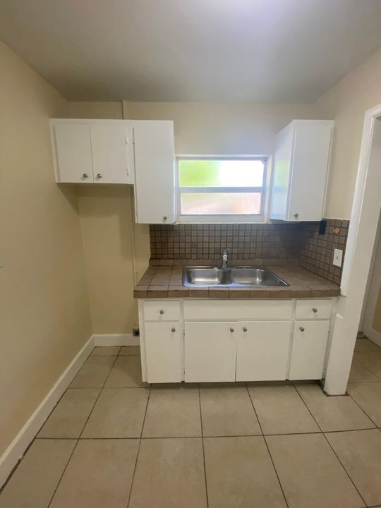 For Rent: $1,500 (1 beds, 1 baths, 495 Square Feet)