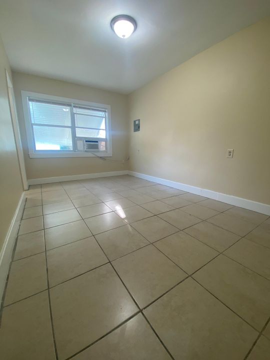 For Rent: $1,500 (1 beds, 1 baths, 495 Square Feet)