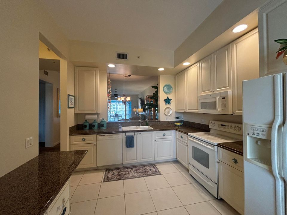 For Sale: $429,000 (2 beds, 2 baths, 1989 Square Feet)