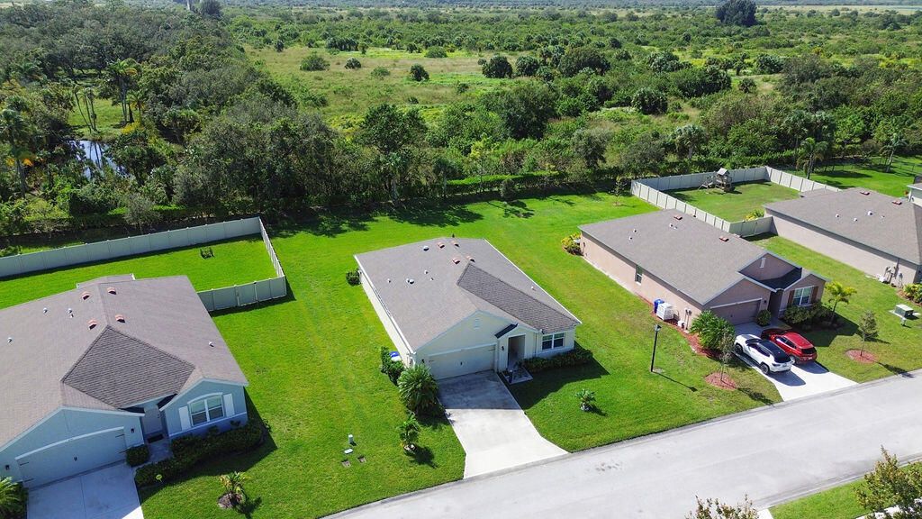 For Sale: $399,000 (3 beds, 2 baths, 1690 Square Feet)