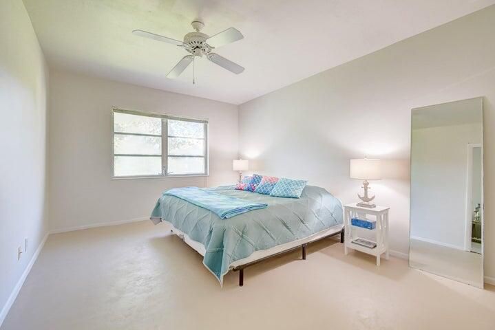 For Rent: $1,650 (1 beds, 1 baths, 858 Square Feet)