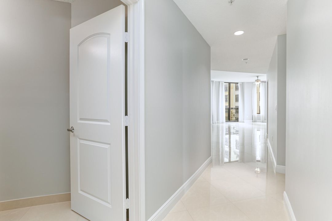 For Sale: $1,050,000 (2 beds, 2 baths, 1625 Square Feet)