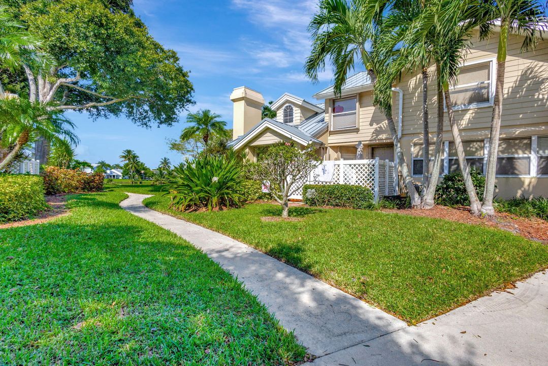 For Sale: $419,000 (3 beds, 2 baths, 1276 Square Feet)