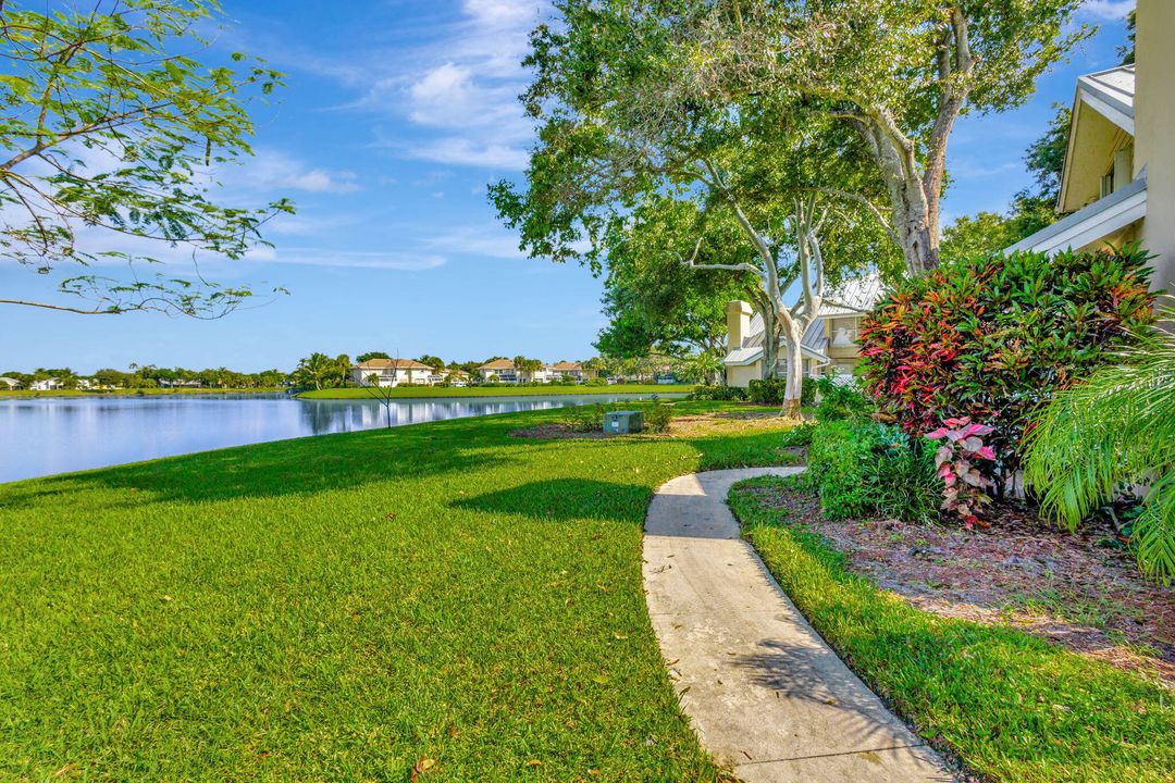 For Sale: $419,000 (3 beds, 2 baths, 1276 Square Feet)