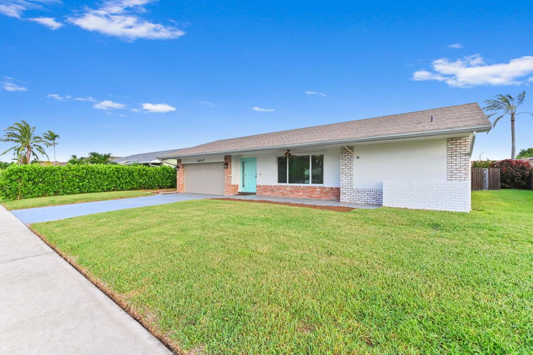 For Sale: $599,999 (3 beds, 2 baths, 2194 Square Feet)