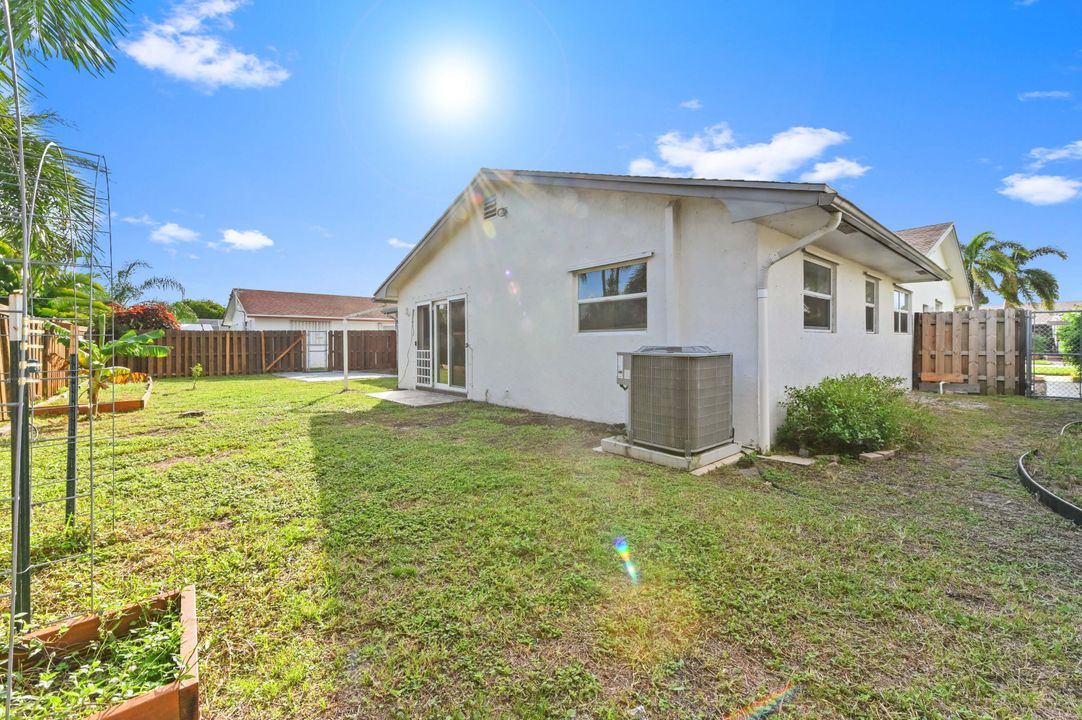 For Sale: $599,999 (3 beds, 2 baths, 2194 Square Feet)