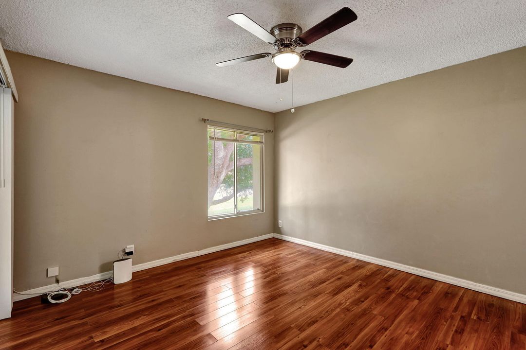 For Sale: $349,000 (2 beds, 2 baths, 1116 Square Feet)