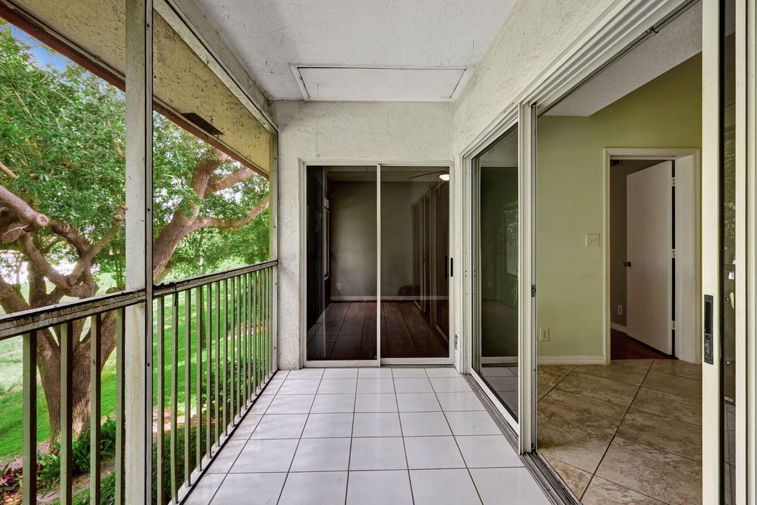 For Sale: $349,000 (2 beds, 2 baths, 1116 Square Feet)