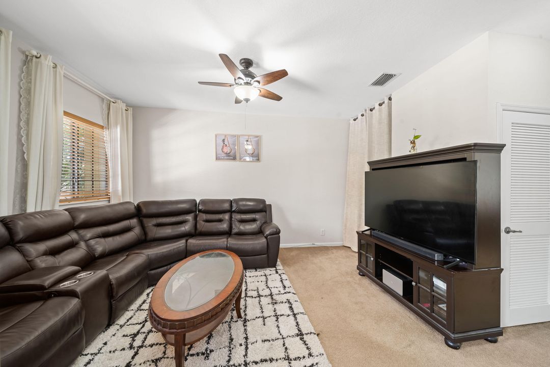 For Sale: $430,000 (3 beds, 3 baths, 1514 Square Feet)