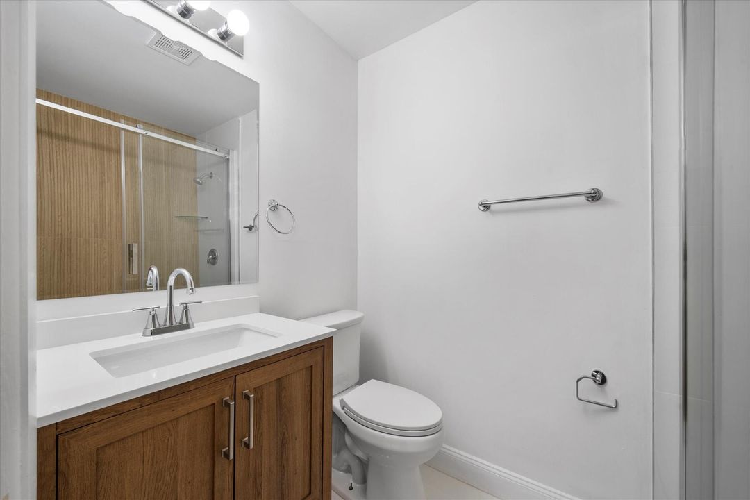 For Sale: $299,000 (2 beds, 2 baths, 1384 Square Feet)