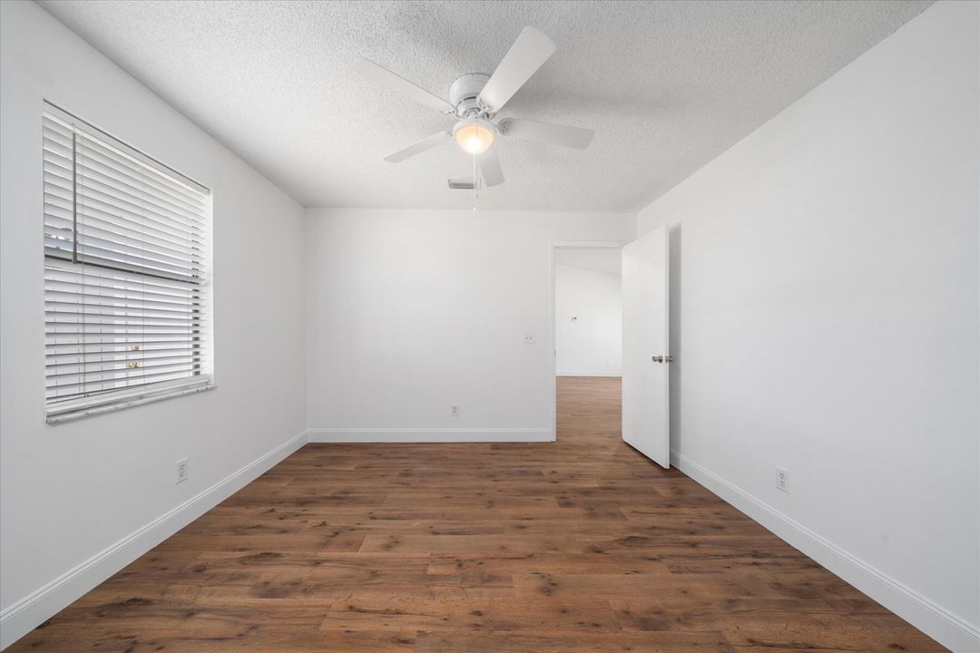 For Sale: $299,000 (2 beds, 2 baths, 1384 Square Feet)