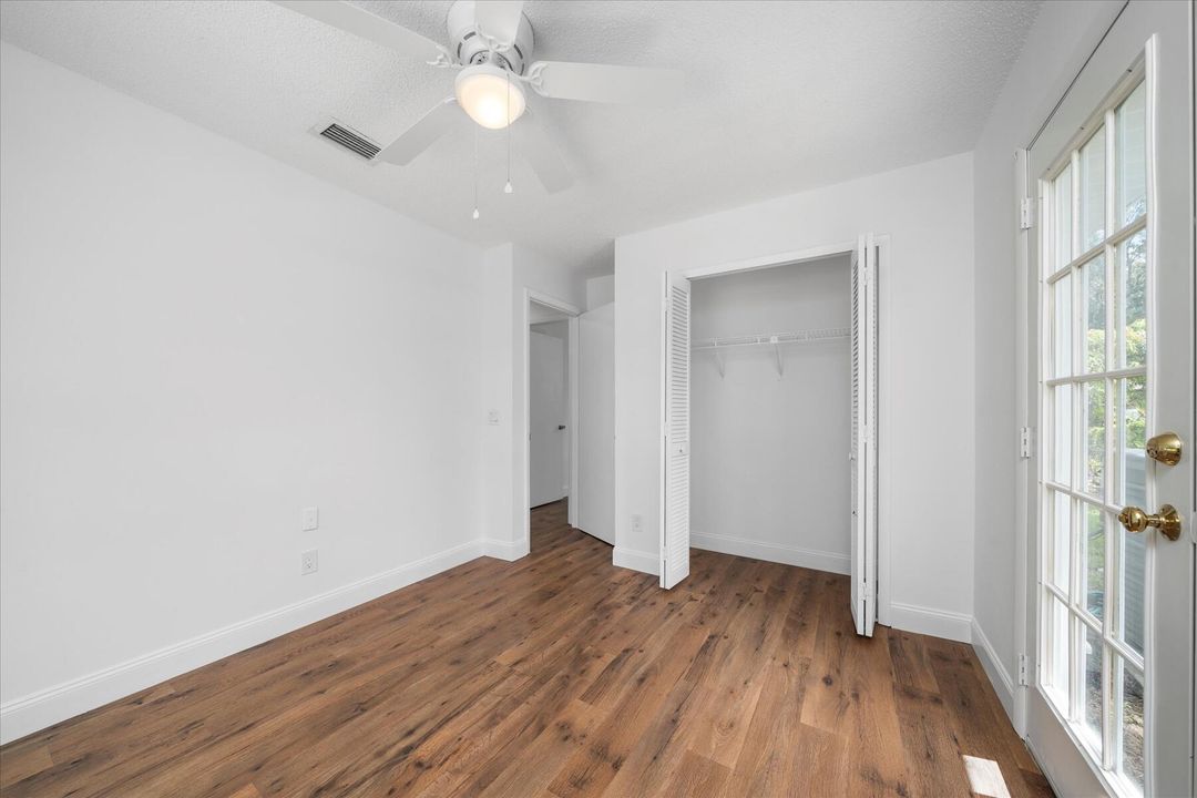 For Sale: $299,000 (2 beds, 2 baths, 1384 Square Feet)