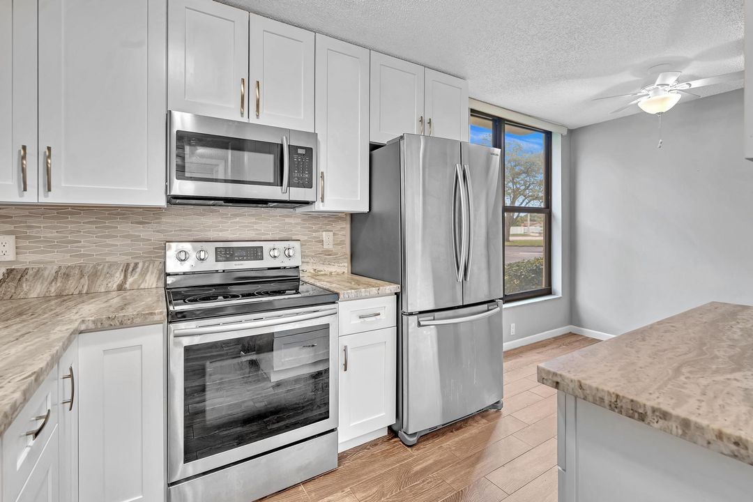 For Sale: $229,900 (2 beds, 2 baths, 1 Square Feet)