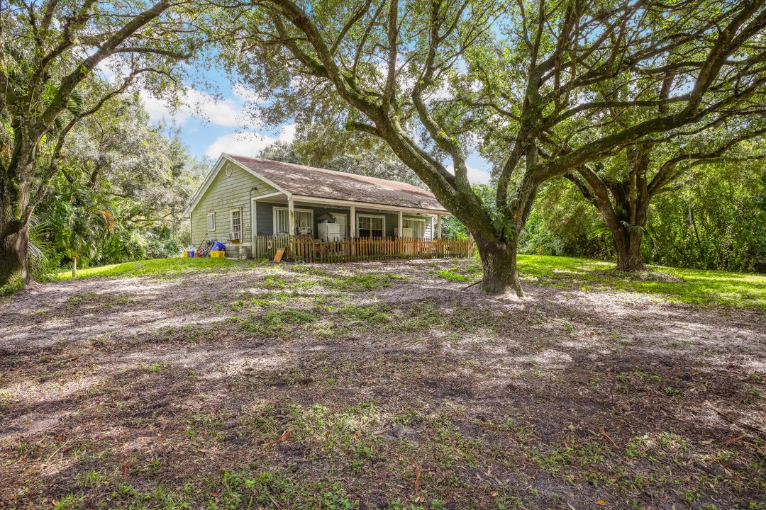 For Sale: $725,000 (3 beds, 2 baths, 1040 Square Feet)