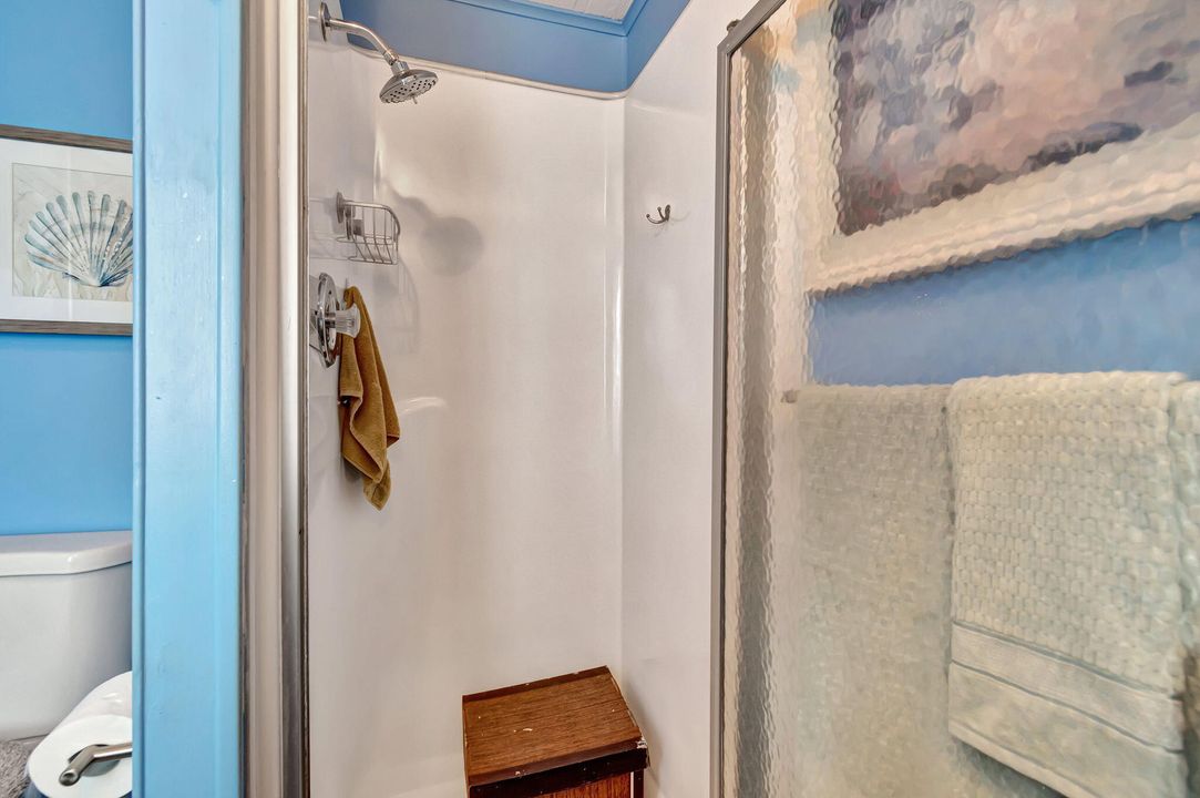 For Sale: $199,000 (2 beds, 2 baths, 840 Square Feet)