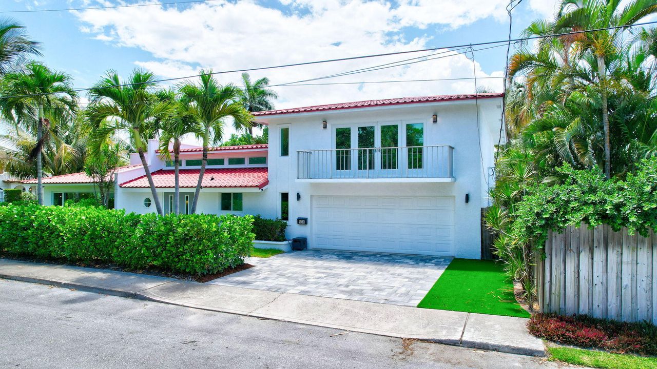 For Sale: $1,399,000 (3 beds, 3 baths, 2684 Square Feet)