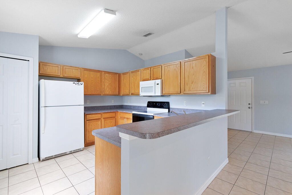 For Sale: $294,500 (3 beds, 2 baths, 1248 Square Feet)