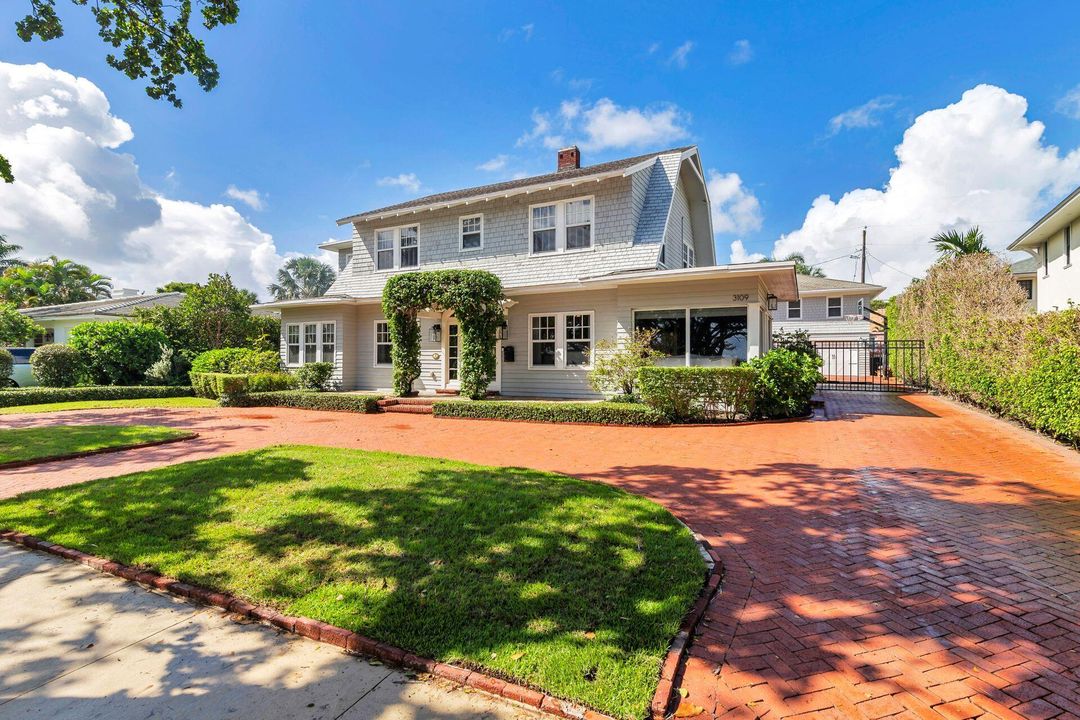 For Sale: $5,995,000 (5 beds, 3 baths, 3325 Square Feet)