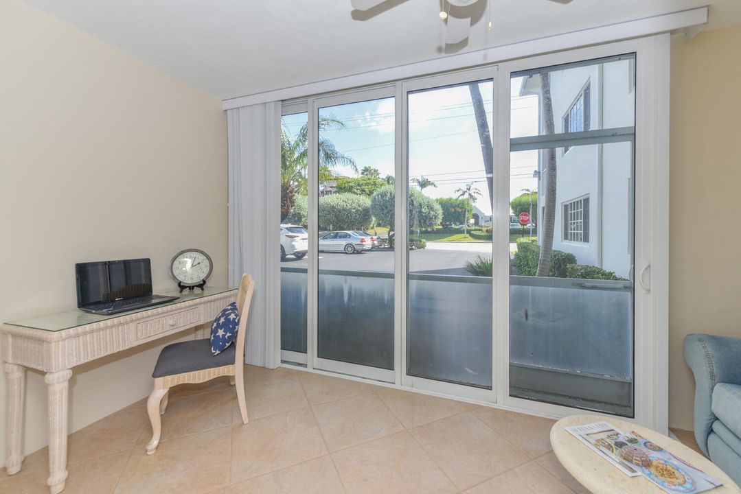 For Sale: $715,000 (2 beds, 2 baths, 1000 Square Feet)