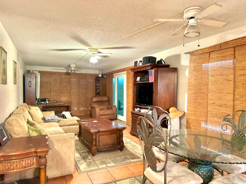 For Sale: $709,000 (2 beds, 2 baths, 1298 Square Feet)