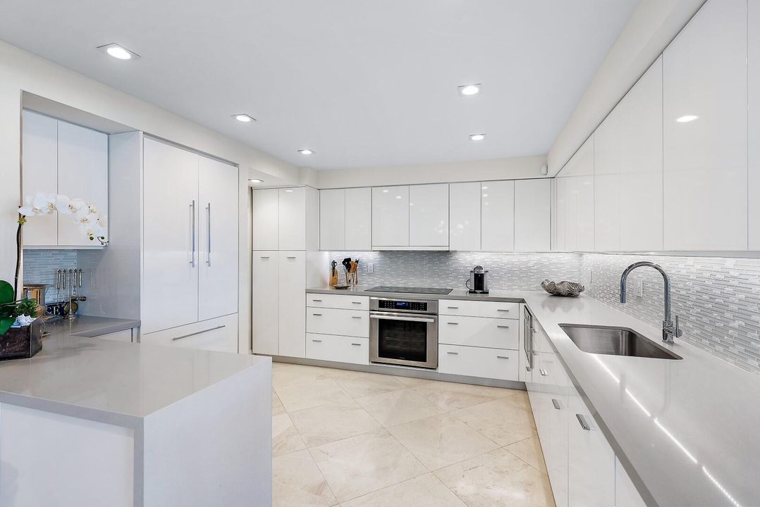 For Sale: $2,650,000 (2 beds, 2 baths, 1495 Square Feet)