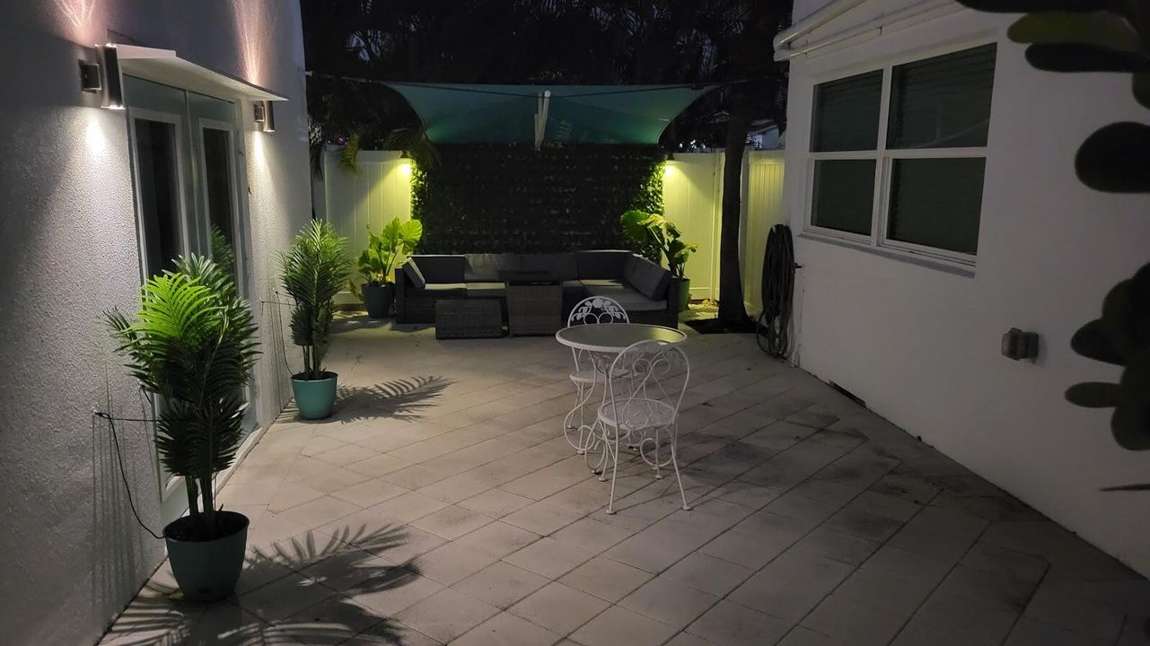 En Venta: $1,599,000 (4 camas, 3 baños, 1962 Pies cuadrados)