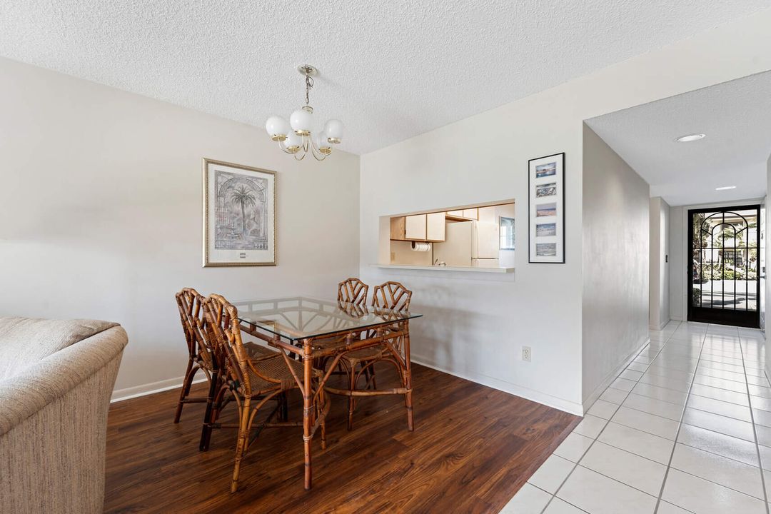 For Sale: $275,000 (2 beds, 2 baths, 1178 Square Feet)