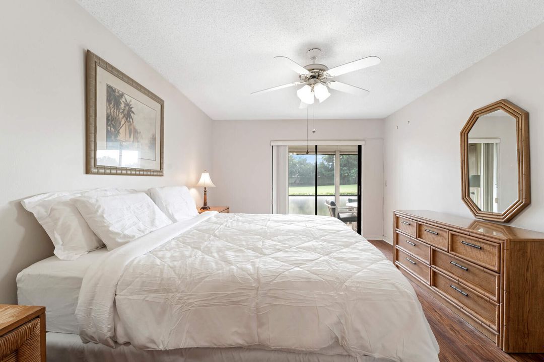 For Sale: $275,000 (2 beds, 2 baths, 1178 Square Feet)