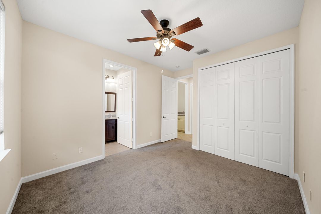 For Sale: $449,900 (2 beds, 2 baths, 2292 Square Feet)