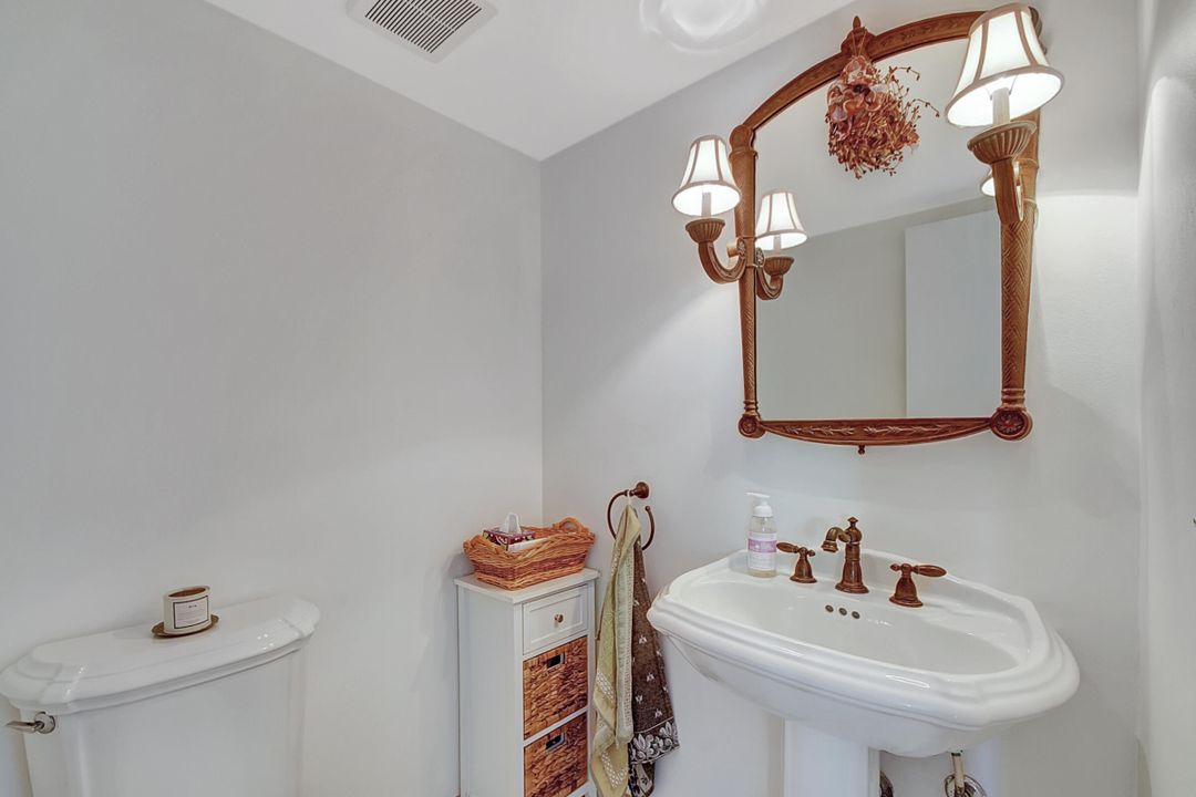 For Sale: $789,000 (2 beds, 2 baths, 1489 Square Feet)